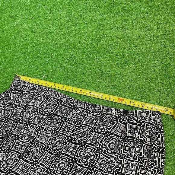 Vintage Y2K Liz Claiborne Women's M 100% Silk Wrap Maxi Skirt Tribal Print - Picture 4 of 7